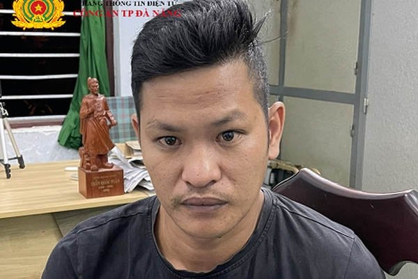 Đang đi bộ, cô gái 22 tuổi bị kẻ 'biến thái' lôi vào bụi cây giở trò đồi bại