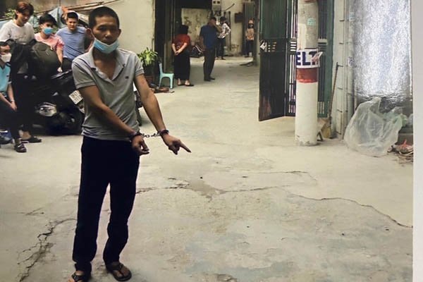 Không đòi được nhà đã cho thuê, gã đàn ông mua xăng đốt