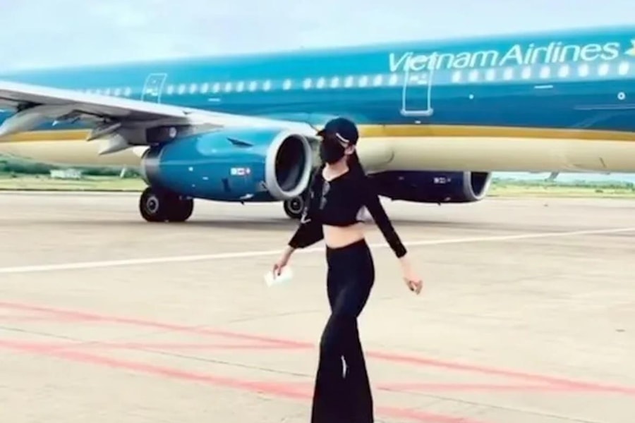 Cục Hàng không xác minh nữ hành khách tiến sát máy bay quay video