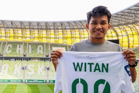 "Thần đồng" Indonesia chia tay đội bóng Ba Lan vì không được thi đấu