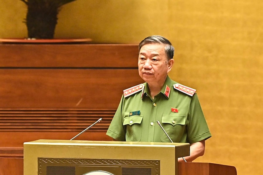 
Đến 31/12/2022, hộ khẩu giấy không còn giá trị; Bộ Công an không có chủ trương thu hộ khẩu của người dân