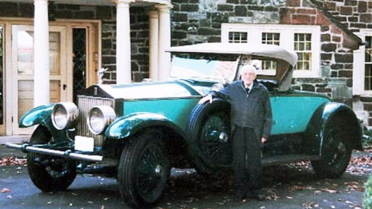 Cụ ông lái chiếc xe Rolls Royce cổ trong gần 77 năm