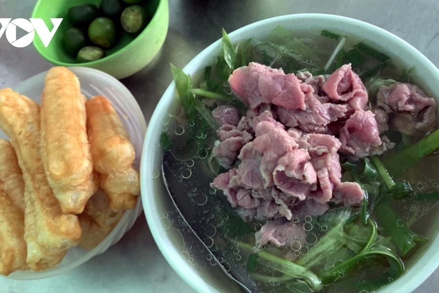 Bát phở ở Hà Nội không dưới 40.000 đồng vì… đắt từ mớ hành, quả ớt