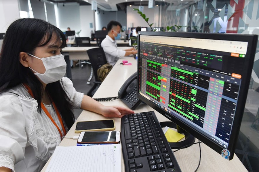 Cổ phiếu giảm mạnh phiên thứ 5, VN-Index xuống đáy 19 tháng