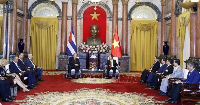 Chủ tịch nước Nguyễn Xuân Phúc hội kiến Thủ tướng nước Cộng hòa Cuba