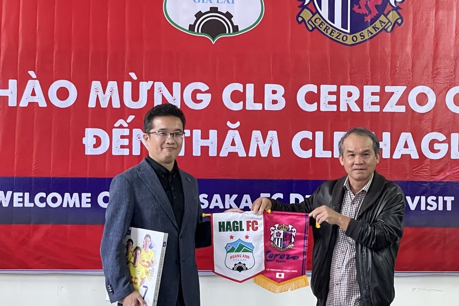 Bầu Đức bàn chuyện hợp tác giữa Hoàng Anh Gia Lai và Cerezo Osaka