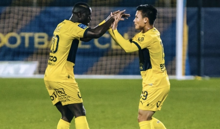 Quang Hải thi đấu 6 phút trong trận thắng của Pau FC trước Nimes