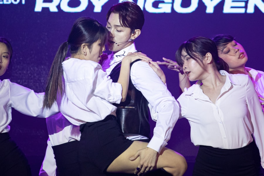 MV debut của tân binh Roy Nguyễn: Từ producer đến biên đạo đều từng hợp tác với các sao Kpop đình đám
