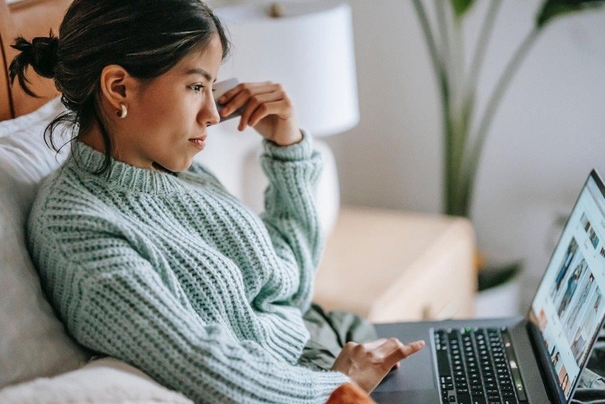 5 lý do vì sao bạn không nên tìm kiếm người yêu cũ trên Facebook