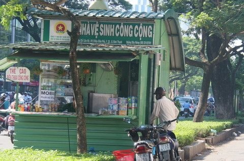 Câu chuyện nhà vệ sinh và bô rác
