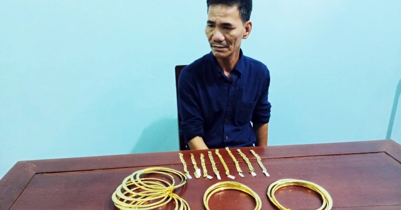 Tài xế tá hỏa phát hiện túi vàng trị giá trên 400 triệu đồng biến mất