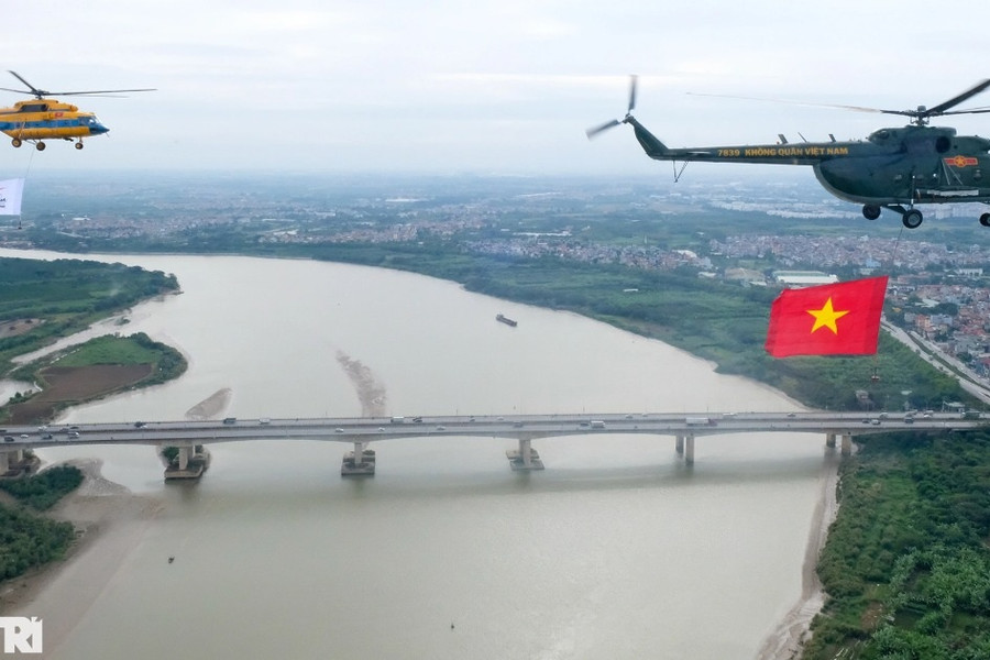 Cận cảnh dàn trực thăng bay huấn luyện phục vụ Triển lãm Quốc phòng quốc tế