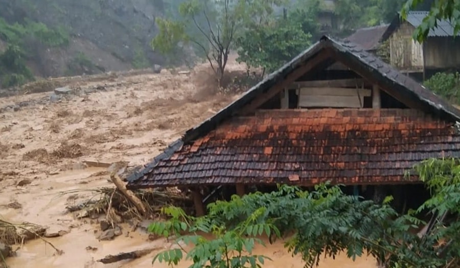 Thủy điện thông báo xả lũ lúc 2h sáng, người dân ứng phó không kịp