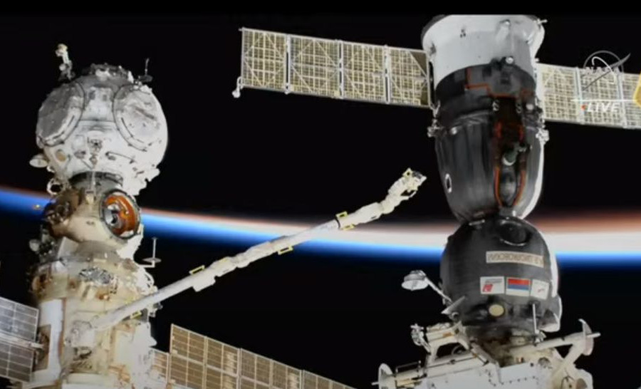 2 phi hành gia Nga hủy chuyến đi bộ ngoài không gian vì lý do kỹ thuật