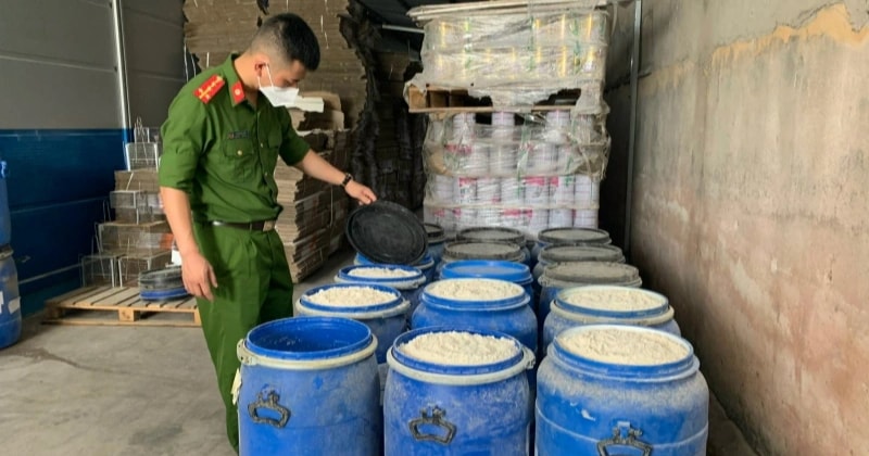 Công ty CP sữa Hà Lan sản xuất hàng vạn hộp sữa bột kém chất lượng