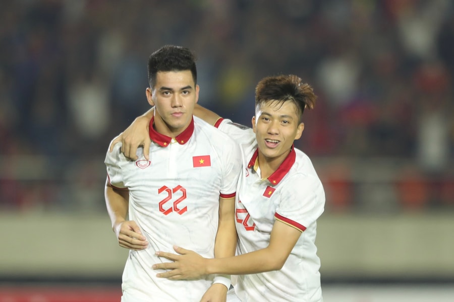 Thắng Lào 6-0, tuyển Việt Nam đứng đầu bảng B AFF Cup 2022