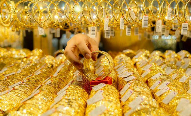 Điểm tin kinh doanh 4/1: USD rớt mạnh, giá vàng cao nhất nửa năm