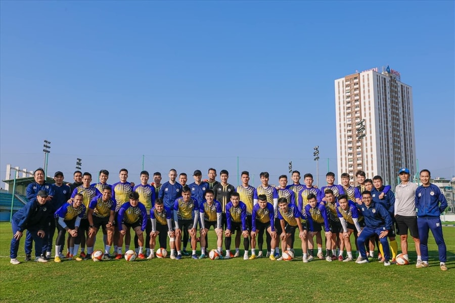 Các câu lạc bộ V.League khai xuân hướng đến mùa giải mới 2023