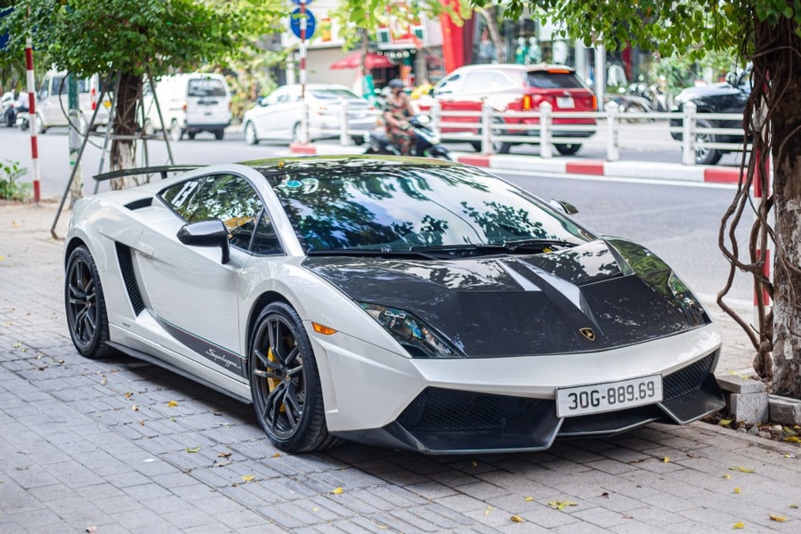 Lamborghini Gallardo Superleggera độc nhất Việt Nam trên phố Hà Nội
