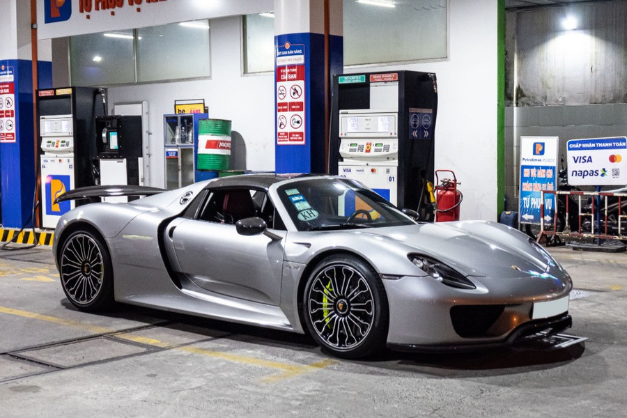 Bắt gặp Porsche 918 Spyder triệu đô của đại gia Sài thành