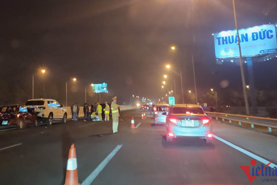 Tai nạn liên hoàn trên cao tốc Hà Nội - Hải Phòng, 1 người bị thương