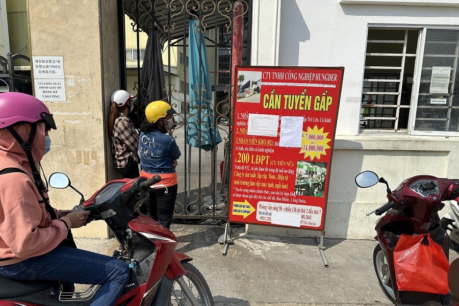 Doanh nghiệp cấp tập tuyển lao động sau Tết, công nhân kiếm việc lại thưa vắng