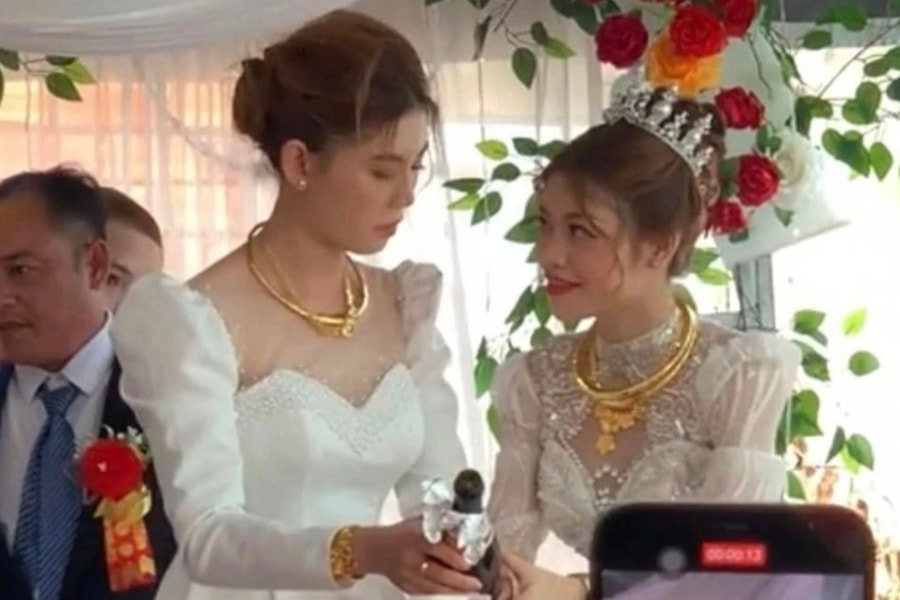 Đám cưới "không chú rể" ở miền Tây gây bão mạng
