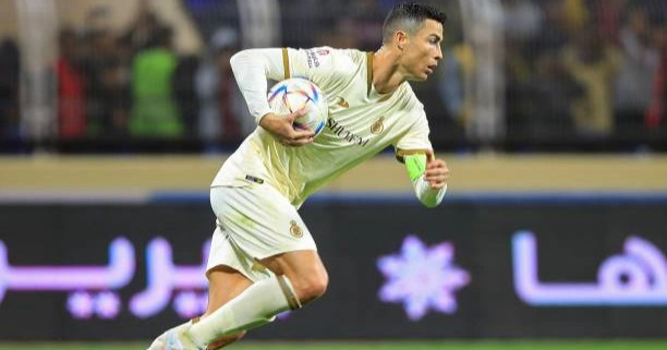 C.Ronaldo ghi bàn phút bù giờ, cứu Al Nassr khỏi trận thua muối mặt