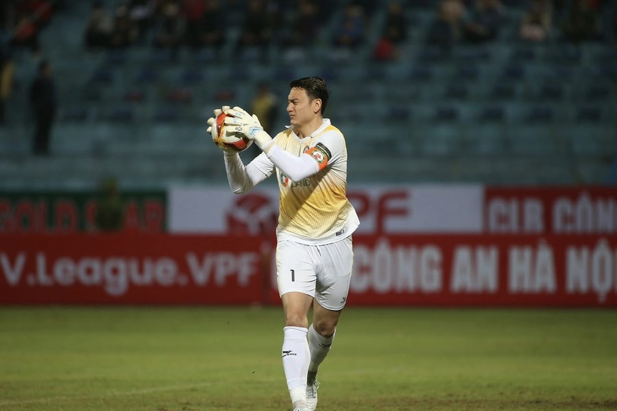 5 điểm nhấn vòng 1 V.League 2023: Nỗi buồn Đặng Văn Lâm