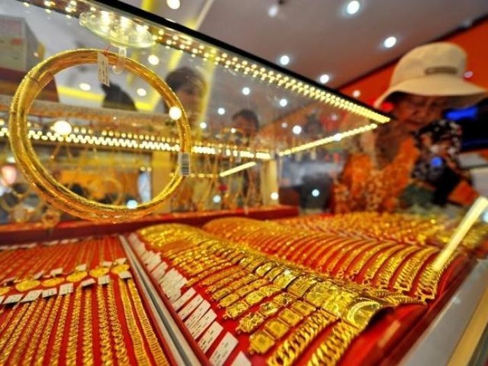 Điểm tin kinh doanh 12/2: Giá vàng thế giới biến động trái chiều