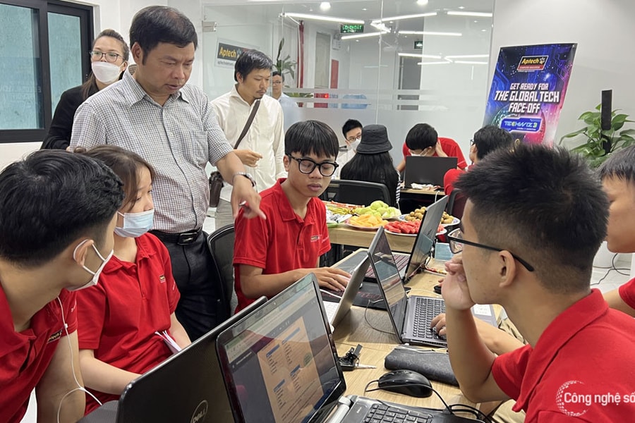 Các công cụ mạnh như ChatGPT buộc người dùng phải 'nâng cấp' bản thân