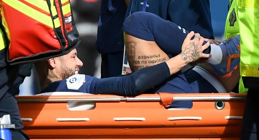 Neymar chấn thương nặng, PSG tổn thất lớn trước trận quyết đấu Bayern