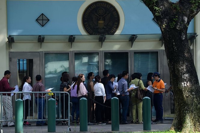 Bắt giữ kẻ nghi sử dụng giấy tờ giả xin visa du học Mỹ