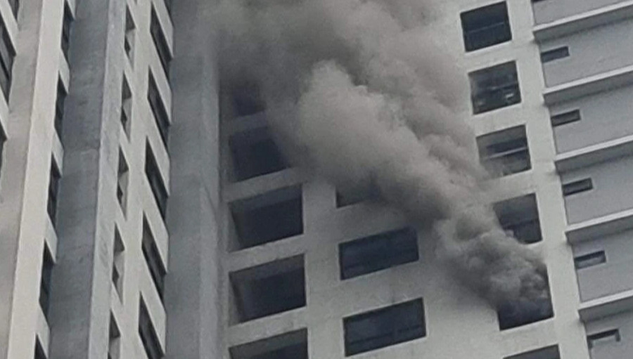 Cháy căn hộ tại tầng 22 chung cư ở Hà Nội