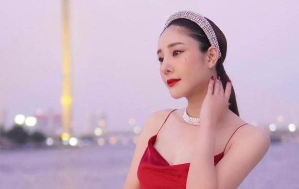 Tròn 1 năm ngày mất, mỹ nhân 'Chiếc Lá Cuốn Bay' vẫn tử nạn uẩn khúc