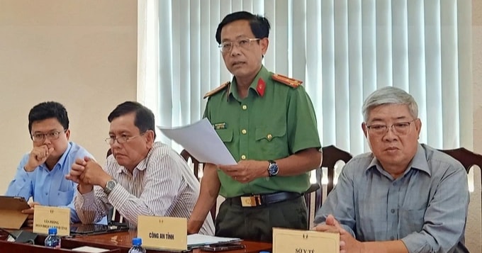 Công bố toàn bộ thông tin vụ bé trai lọt trụ bê tông