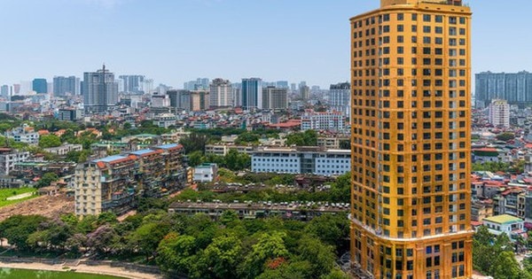 Đại gia Đường "bia" rao bán khách sạn dát vàng, giá khởi điểm 250 triệu USD