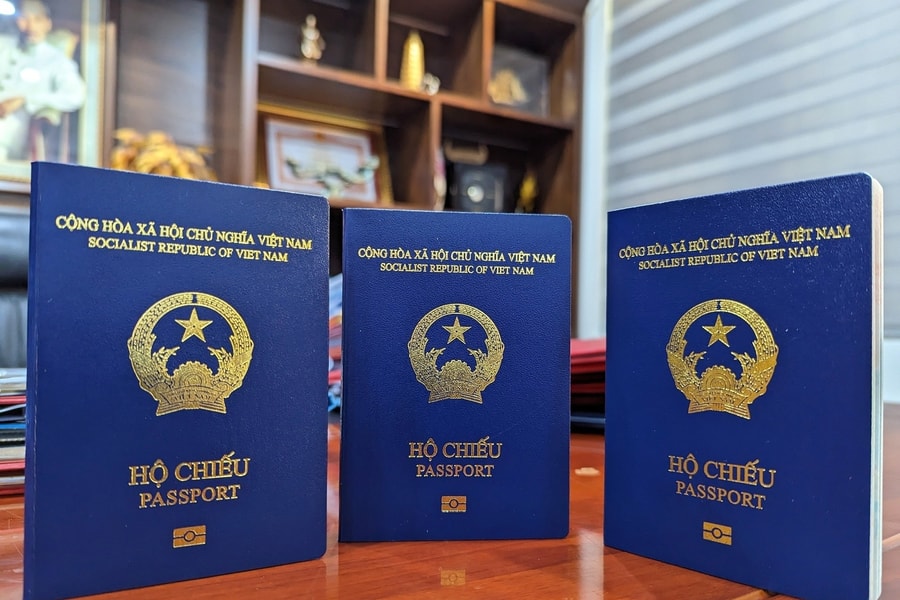 Có cần mua ví đặc biệt để bảo vệ hộ chiếu gắn chip?
