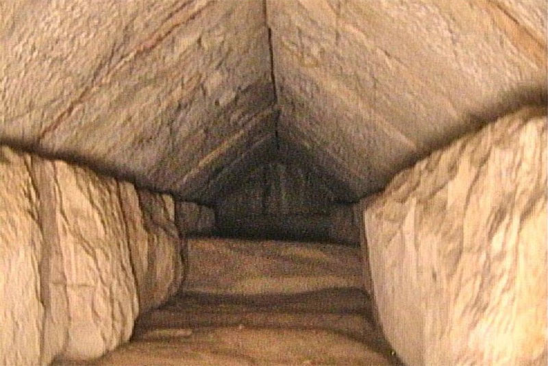 Bên trong hành lang bí mật mới được phát hiện của Đại kim tự tháp Giza ở Ai Cập
