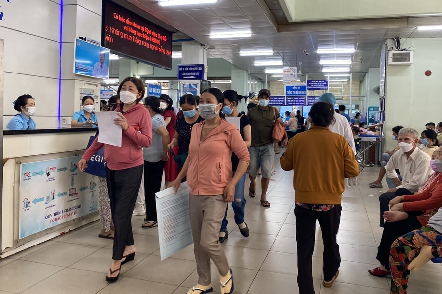 Đến Bệnh viện Chợ Rẫy tìm con, phụ huynh trường quốc tế mới biết bị lừa 70 triệu đồng