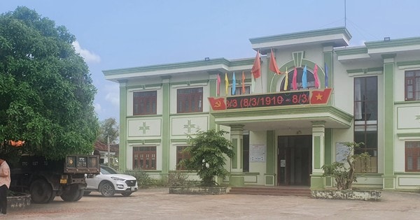 Dân bất ngờ vì... được cấp phát bù 0,4 kg gạo