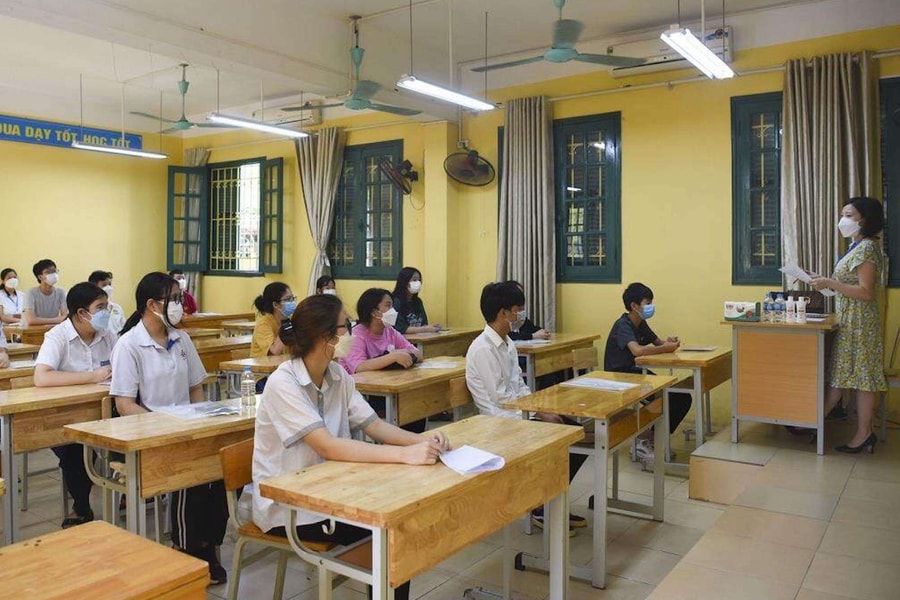 Xét tuyển học bạ vào lớp 10: 'Sửa điểm dễ như chơi'