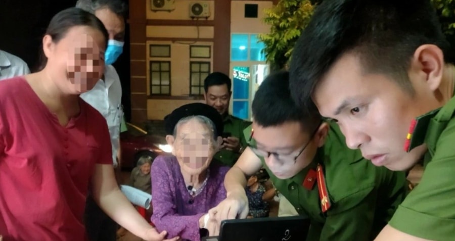 Cụ bà đi làm căn cước công dân, phát hiện mình 'đã chết' và bị chuyển giới