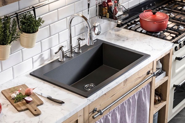 Làm sạch bồn rửa bát đúng cách