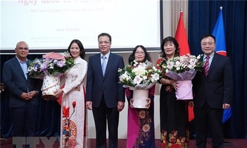 Phụ nữ Việt xây dựng khối đại đoàn kết ở xứ sở bạch dương