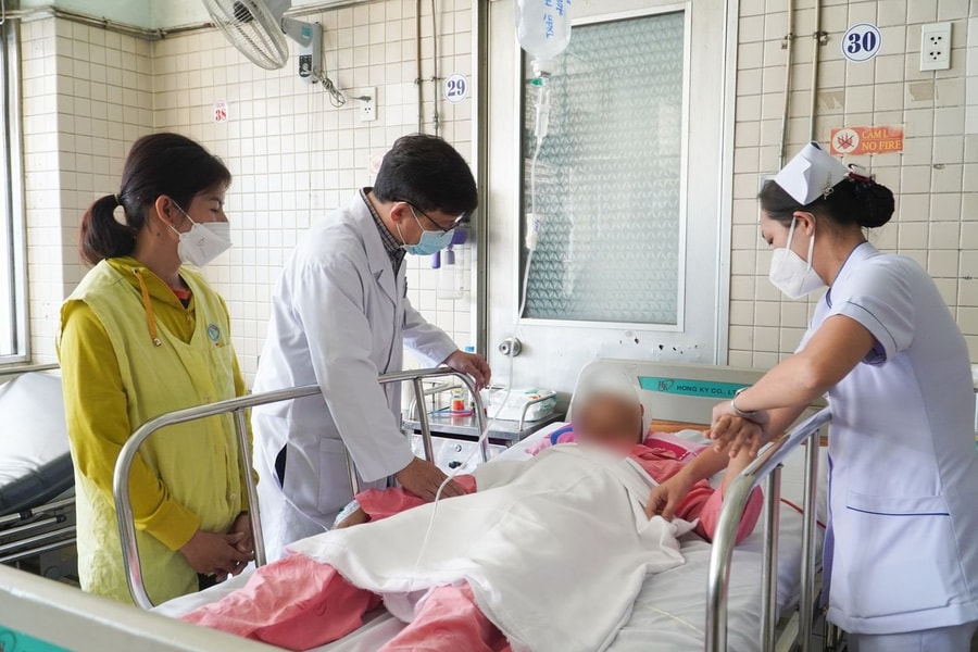 Muôn kiểu trục lợi từ người bệnh đánh vào lòng thương người