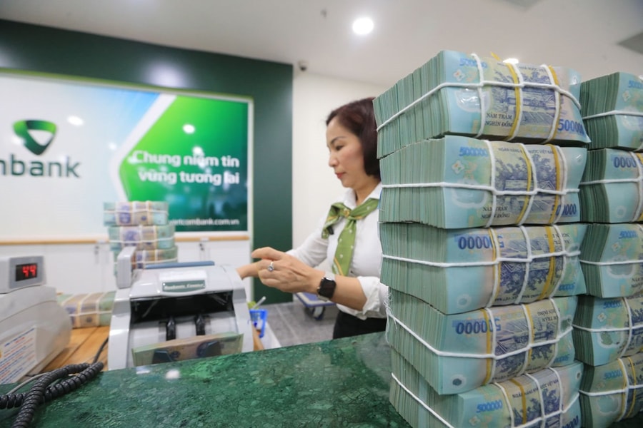 Điểm tin kinh doanh 16/3: Giá vàng nhẫn hạ nhiệt