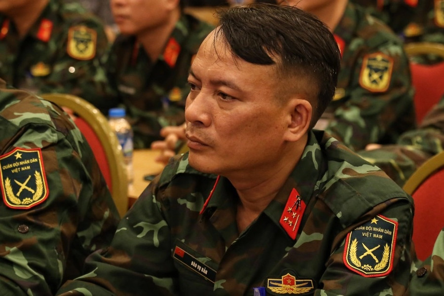 Bộ Quốc phòng bàn giao 40 đăng kiểm viên cho Cục Đăng kiểm Việt Nam