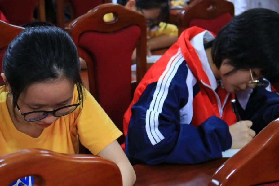 Chứng chỉ ngoại ngữ quốc tế có lợi hơn bằng đại học ngành ngôn ngữ?