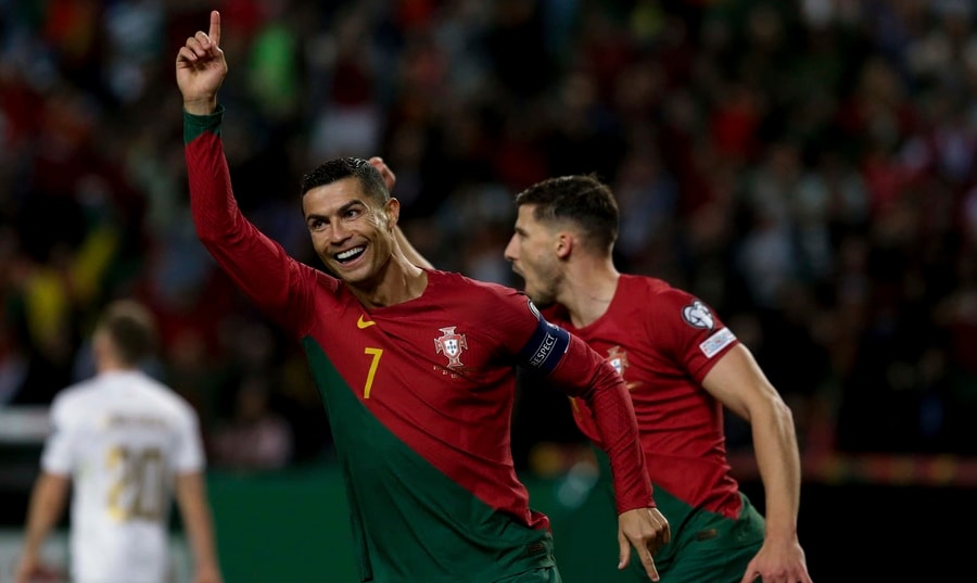 Ronaldo lập cú đúp giúp Bồ Đào Nha thắng đậm ở vòng loại Euro 2024